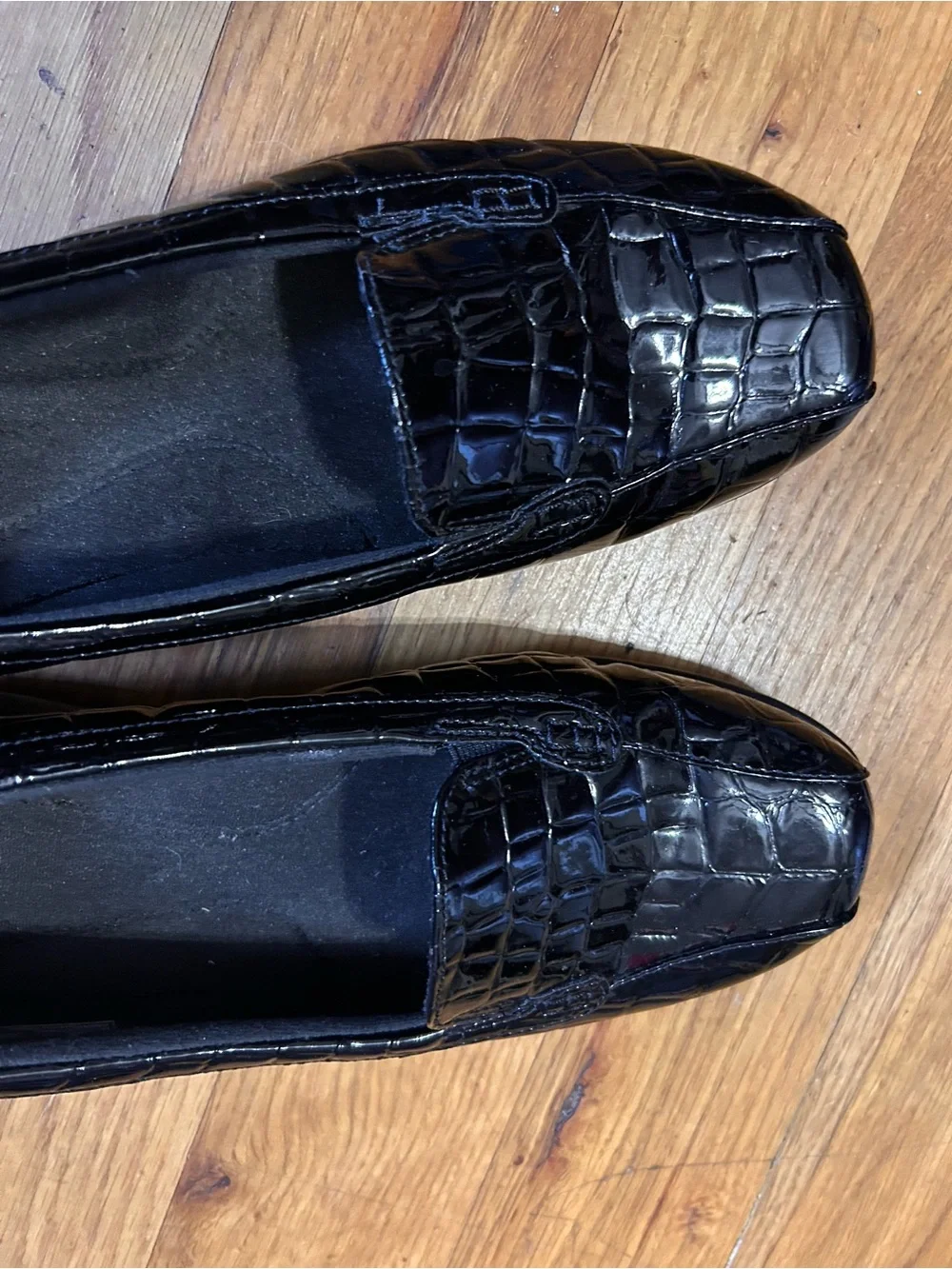 Clarks Women's Black Croc Embossed Patent Leather Loafers Slip On Low Wedge s 10
